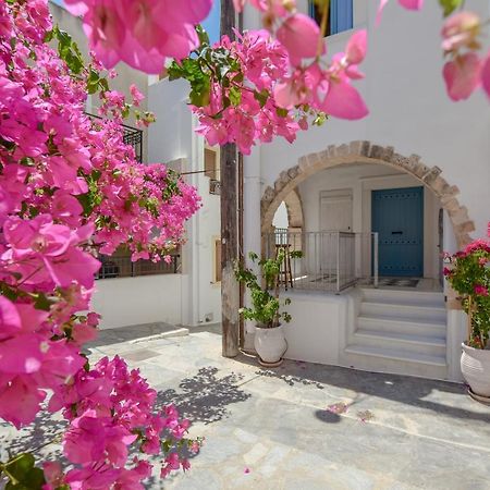 Honey & Cinnamon Luxury Suite Naxos City ภายนอก รูปภาพ