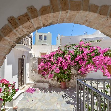Honey & Cinnamon Luxury Suite Naxos City ภายนอก รูปภาพ