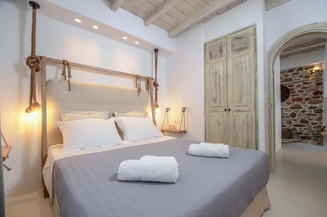 Honey & Cinnamon Luxury Suite Naxos City ภายนอก รูปภาพ