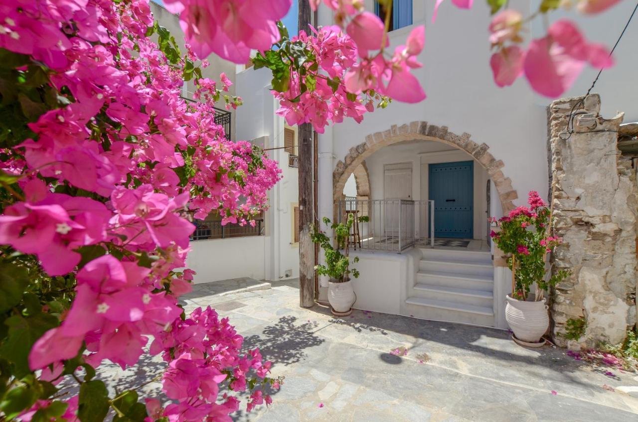 Honey & Cinnamon Luxury Suite Naxos City ภายนอก รูปภาพ