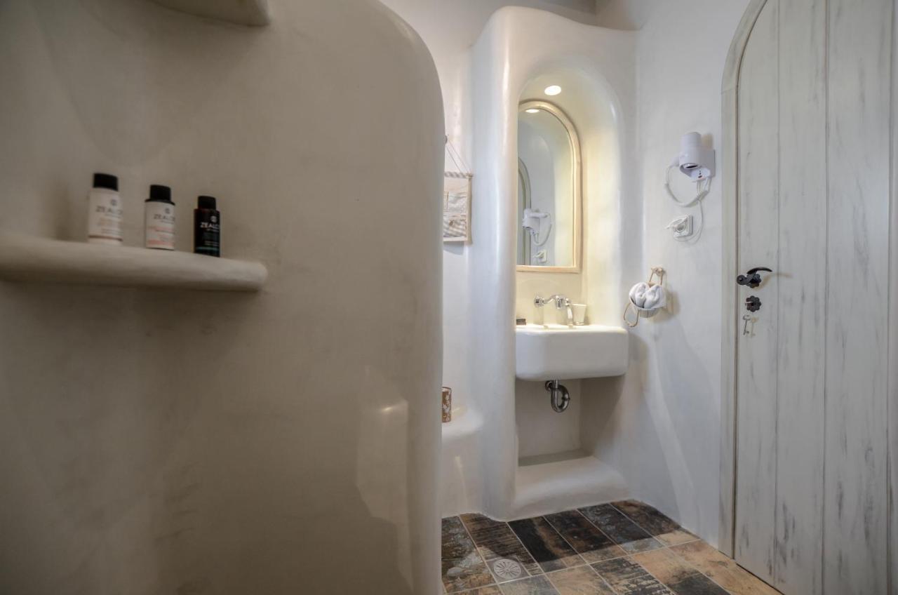Honey & Cinnamon Luxury Suite Naxos City ภายนอก รูปภาพ
