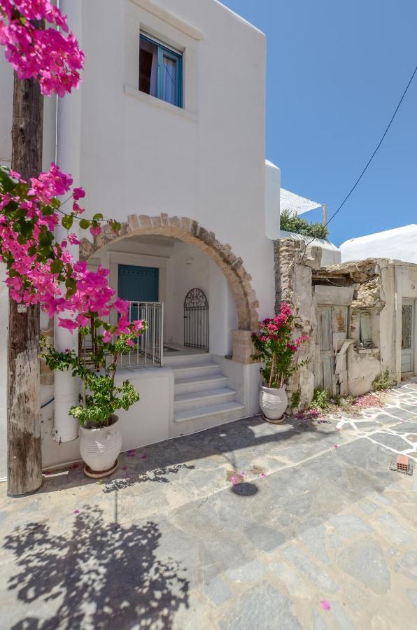 Honey & Cinnamon Luxury Suite Naxos City ภายนอก รูปภาพ