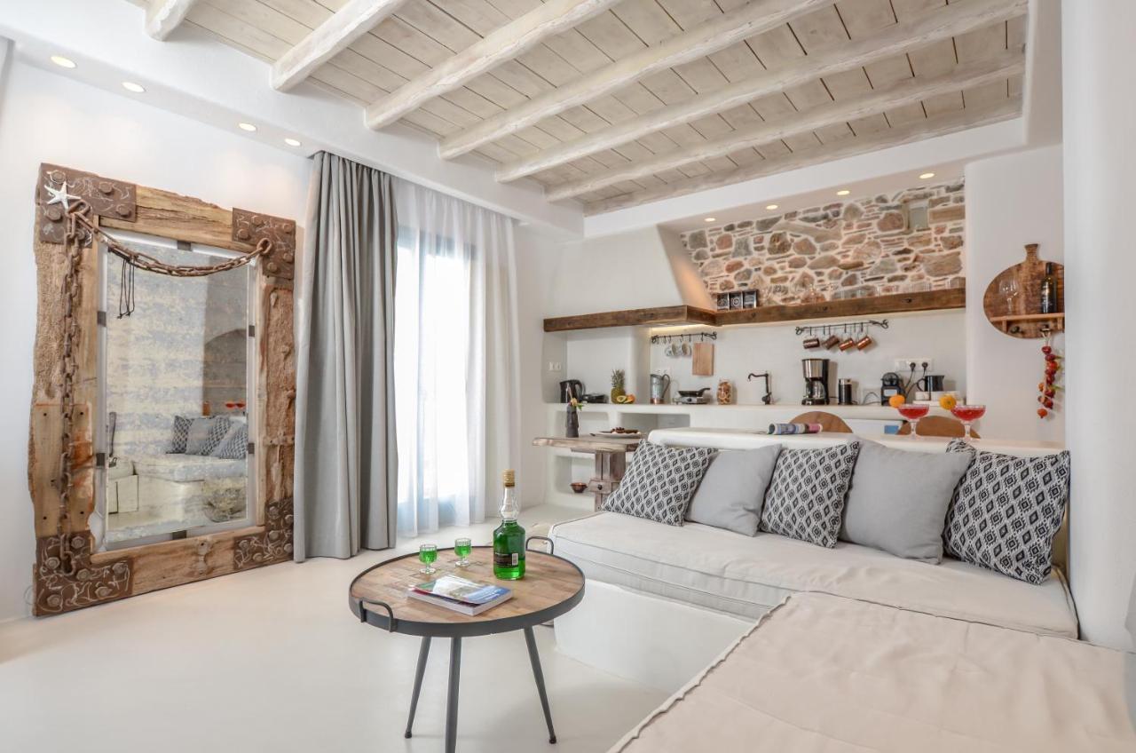 Honey & Cinnamon Luxury Suite Naxos City ภายนอก รูปภาพ