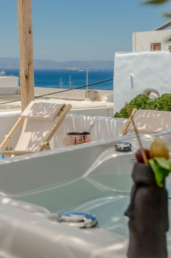 Honey & Cinnamon Luxury Suite Naxos City ภายนอก รูปภาพ