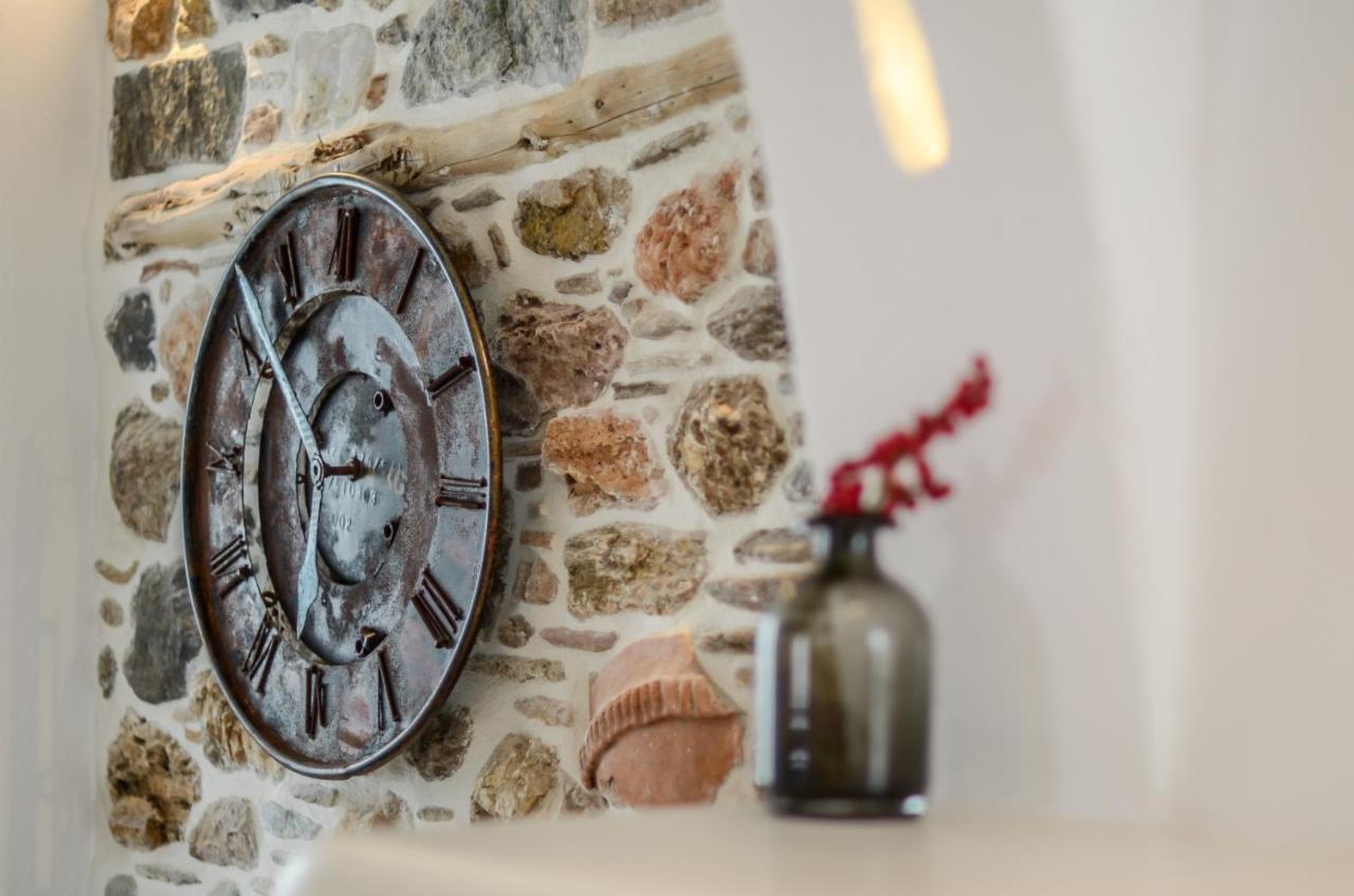 Honey & Cinnamon Luxury Suite Naxos City ภายนอก รูปภาพ